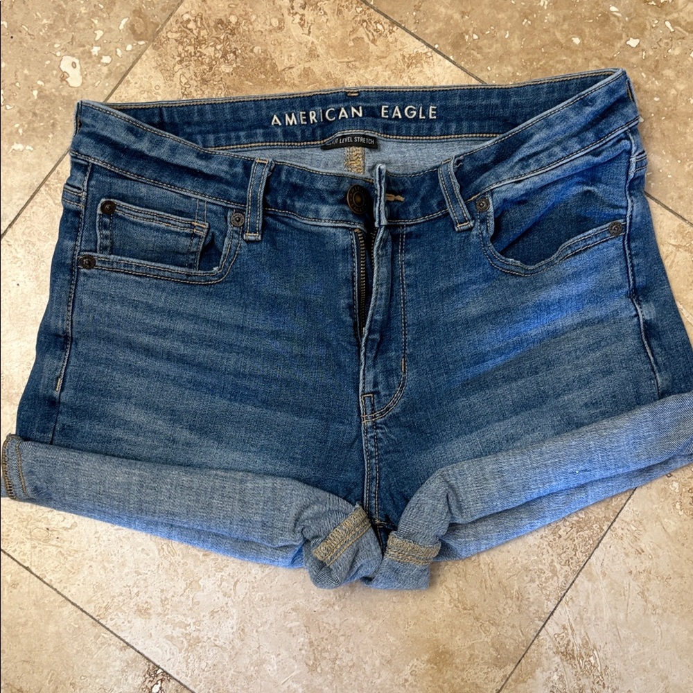 American Eagle Outfitters Women's Distressed Blue Jean Shorts MIDI